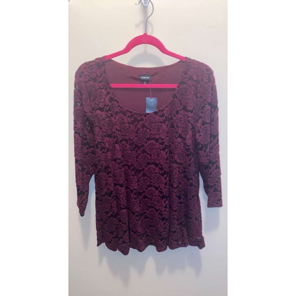 Torrid NWT size 1 maroon lace top
